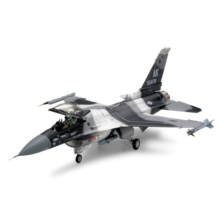 Macheta Aeromodele de construit Tamiya Lockheed Martin F-16C/N Aggressor/Adversary 1:48 TAM 61106