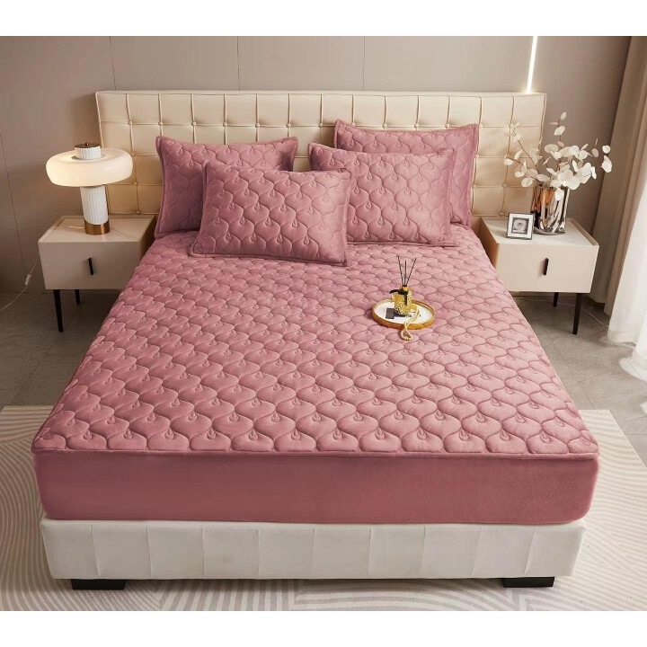 Husa de pat si 2 fete de perna, Catifea, Topper Matlasat, 140x200cm, Roz