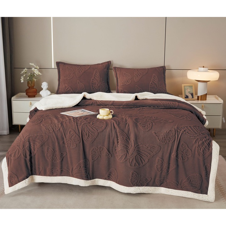 Set Patura Cocolino cu Blanita 3 Piese, 2 Fete de Perna, Pat 2 Persoane, 200 x 230 cm, Uni cu Fluturi in Relief, Maro