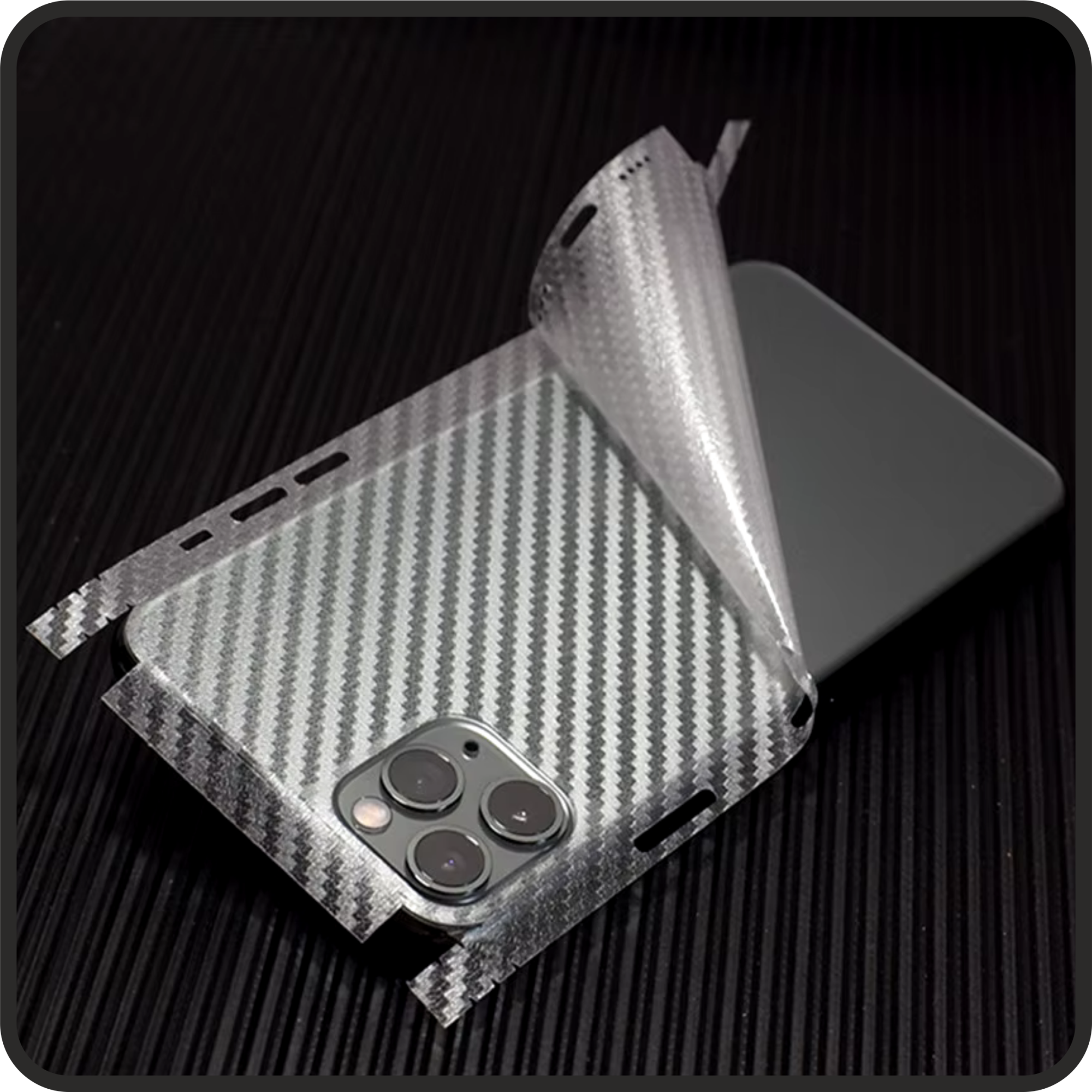 Folie iSkinz pentru Apple iPhone 16 Pro Max - Carbon Transparent, Split Cut, Skin Adeziv Full Cover, Protectie Carcasa Spate si Laterale