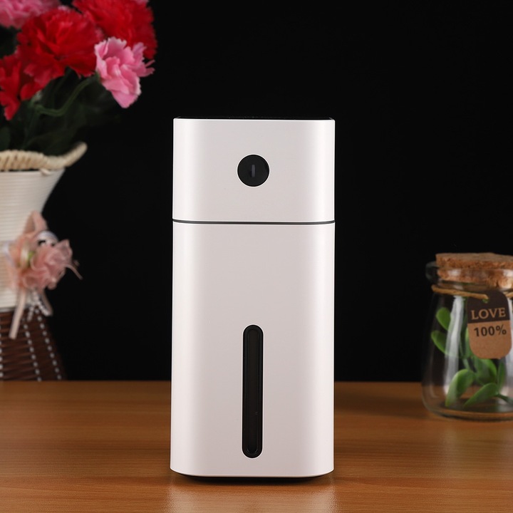 Mini hordozható párásító 7 színű LED lámpákkal, Longziming, 180ml, fehér, 6,5x7,5x15cm