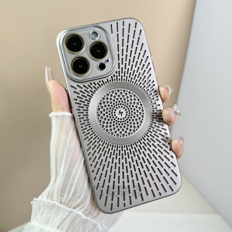 Husa telefon magnetic pentru iPhone 16 Pro, design cu racire, protectie completa la cadere, culoare transparenta
