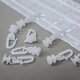 Carlige Perdea Home Sweet Paradise® Set 50 Bucati 2 In 1 Pentru Sine Plate, Carlige Perdea Din Plastic Rezistent Culoare Alb, Carlige Perdea Compatibile Cu Sine Standard Pentru Montaj Rapid, Accesorii Ferestre Pentru Fixare Sigura Si Alunecare