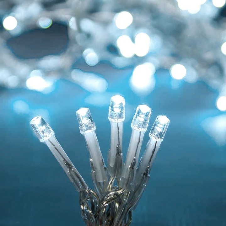 Серпентинна светлинна инсталация, 60 LED крушки, включени програми, 5,90 м, студен бял цвят, захранване с батерия, прозрачен кабел