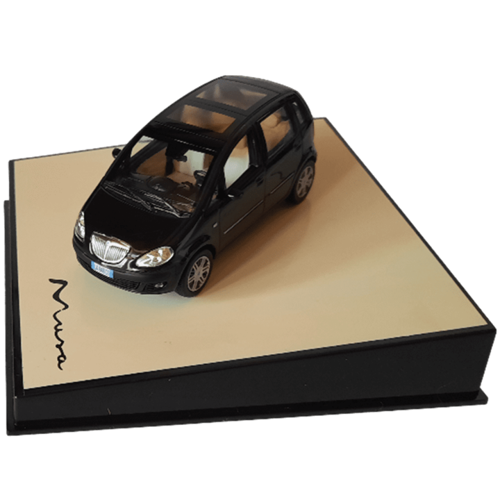 Macheta Lancia Musa Testa di Moro, Ghift Box, scara 1:43 Norev