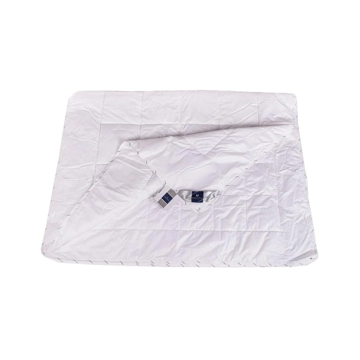 Pilota doua fete Billerbeck, Sanitex, 200x220 cm, pentru primavara/toamna, compozitie bumbac si poliester, husa 100% poliester, ideala pentru persoanele alergice, distribuire uniforma a caldurii, lavabila, alb