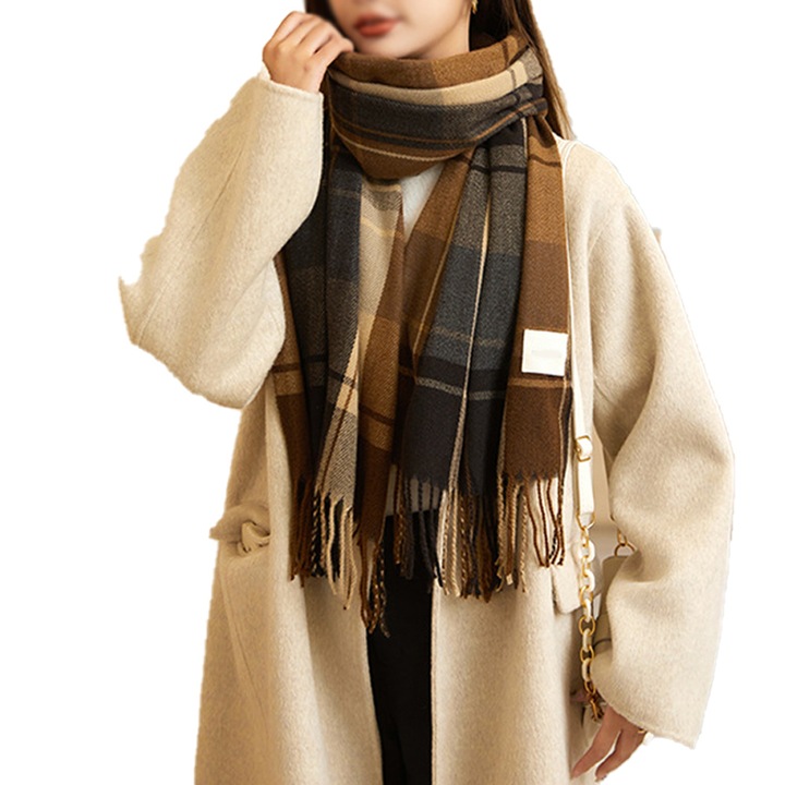 Fular dama, cu franjrui, calduros, maro