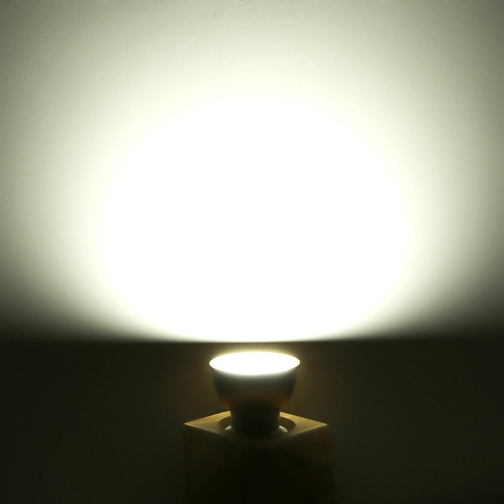 Умна Wi-Fi крушка, longziming, 6W, RGB+CW, златна, E14/GU10/GU5.3/B22, 5x5x6см