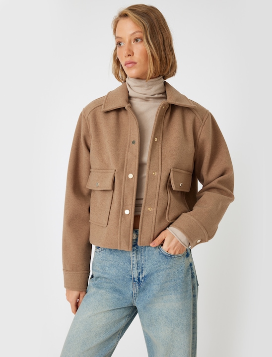 KOTON, Jacheta crop cu buzunare cu clapa, Bej