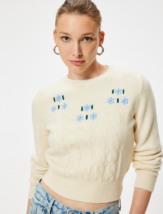 KOTON, Pulover cu model torsade si broderie florala, Alb fildes, S