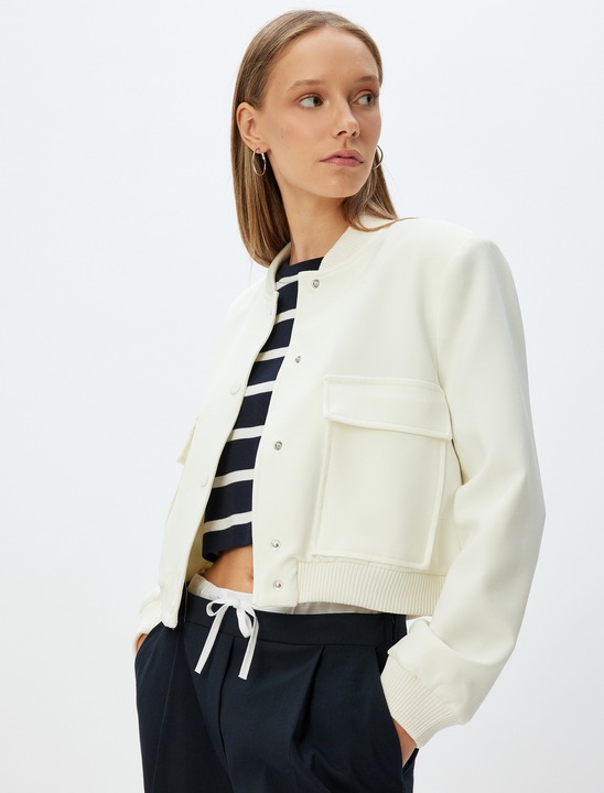 KOTON, Jacheta bomber crop cu buzunare cu clapa, Alb fildes, 2XS