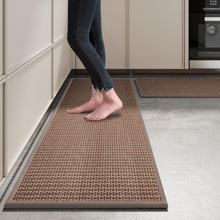 Set 2 Covoare pentru bucatarie, Antiderapant, Tip Traverse, Impermeabil, Absorbant, Pres Antimurdarie, Compatibil incalzire pardoseala, Dimensiune 45x70 cm / 45x120 cm, Poliester, Maro, WEBYO®