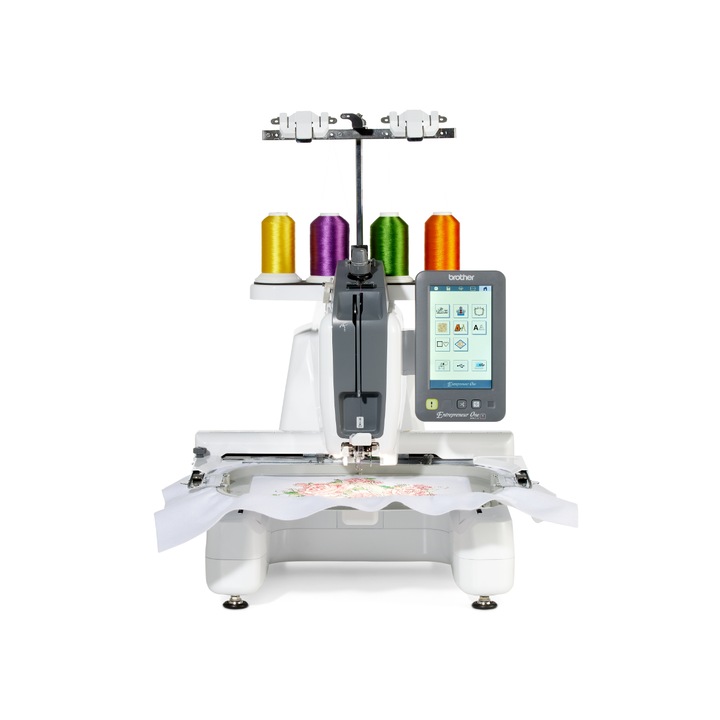 Masina de brodat semi-industriala Brother PR1X, cu 1 ac, brat liber de brodat, arie de 300 x 200 mm, viteza de pana la 1000 de impunsaturi /minut, 495 modele de broderie incorporate