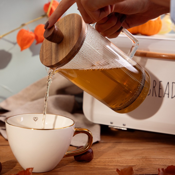 CARLOS Kanna akáctetővel 1 l HOMLA