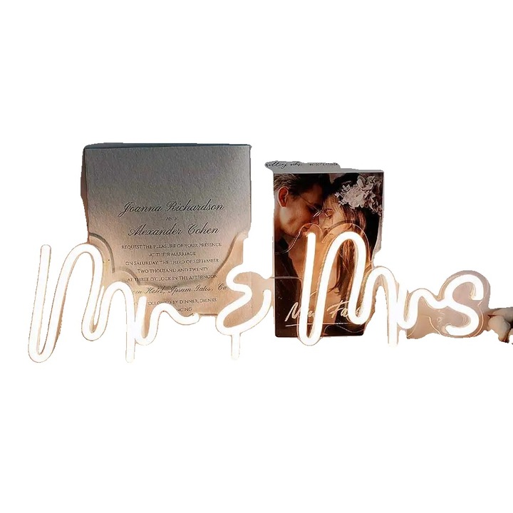 Semn LED Neon "Mr & Mrs", design modern din acril, form personalizabil, cu priza EU