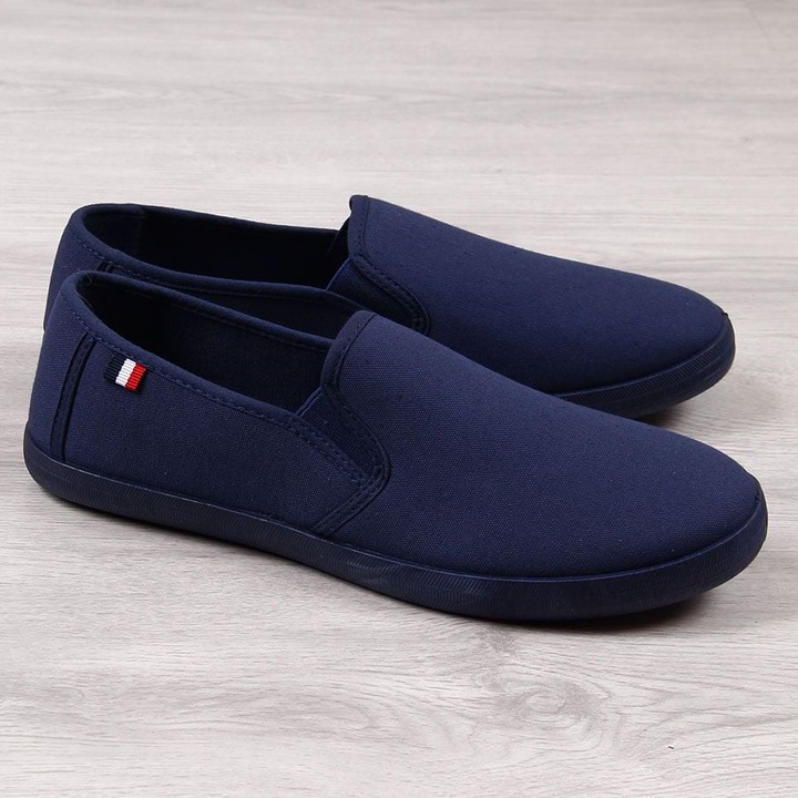 Cipo, gyapju, termeszetes anyag, konnyu es kenyelmes, massziv talpbetet, sötétkék, Tengerészkék