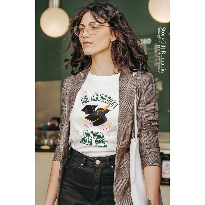 Tricou Femei Am absolvit! Viitorul suna bine! Facultate, Scoala, Libertate cu imprimeu pe Fata, 100% Bumbac, Alb, S