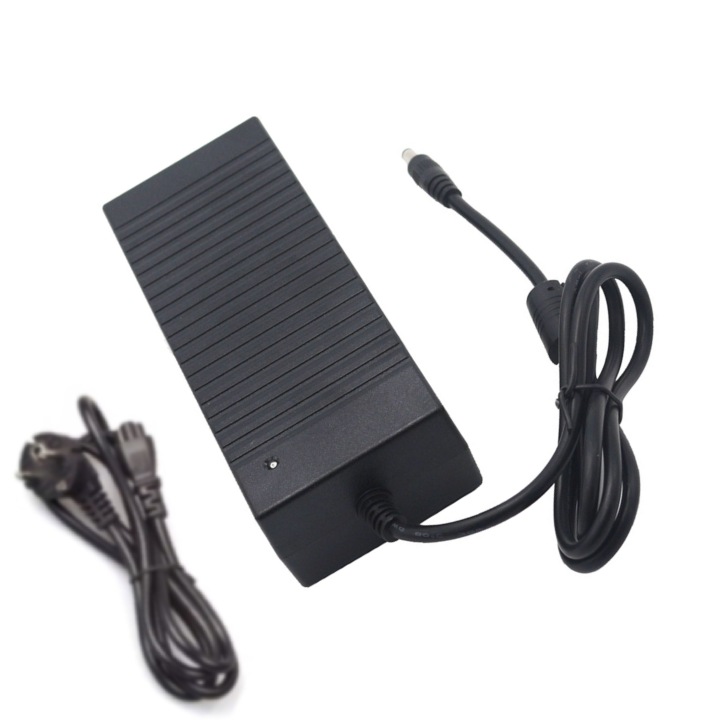 Laptop töltő Asus A7/G50/G51J/G73/C90/G1/G53/N73/NX90/Z81/G60/G70/G71/G2/G3/N53/N71, 120 W, 5,5x2,5 mm, 19 V, 6 , 32 A, 1, 2m, Beépített többszörös védelmi rendszer, Töltés gyors, fekete