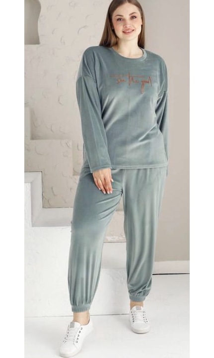 Дамски костюм, кадифе, изключително фин материал, Good, Intisimo, Бледозелен