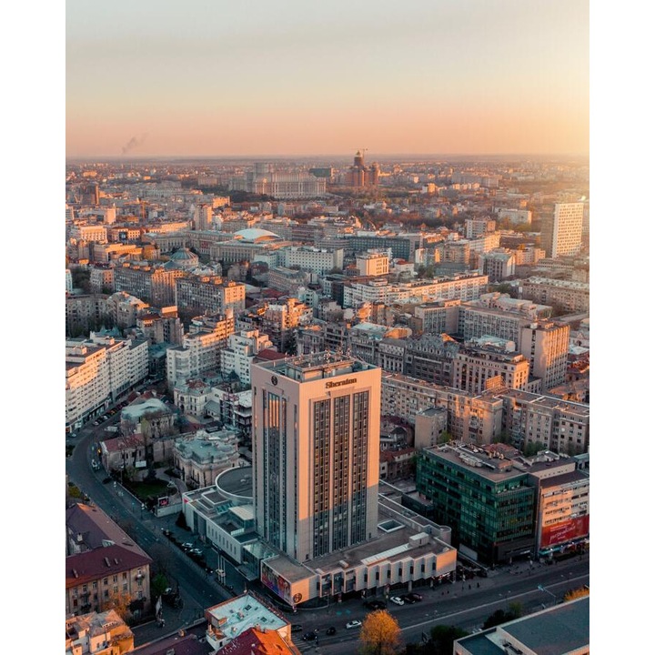 Pachet ”Benihana” 1 noapte Hotel Sheraton Bucharest, 5 stele, camera standard, 2 persoane, valabil in perioada 18.01.2025 - 19.01.2025, cina Benihana si mic dejun incluse, acces pentru o zi la piscina, sauna si fitness