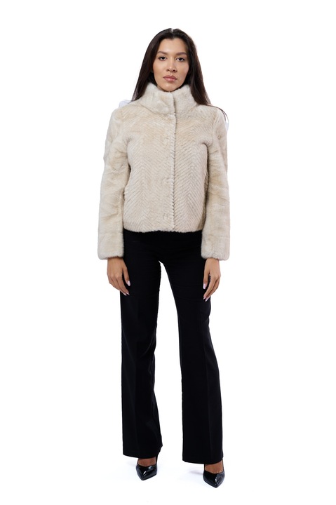 Jacheta dama 630, Crem