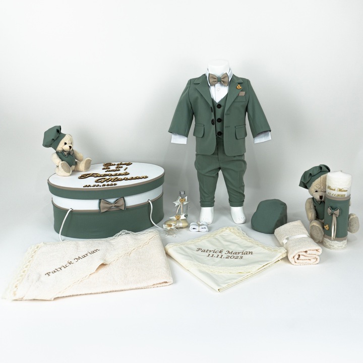 Set Botez "Gradina Fericirii", format din Trusou Complet, Lumanare si Tinuta Eleganta, model Ursulet, 16 piese, pentru Baieti, culoare Verde, marca LoreBebe ® - 57-62 CM