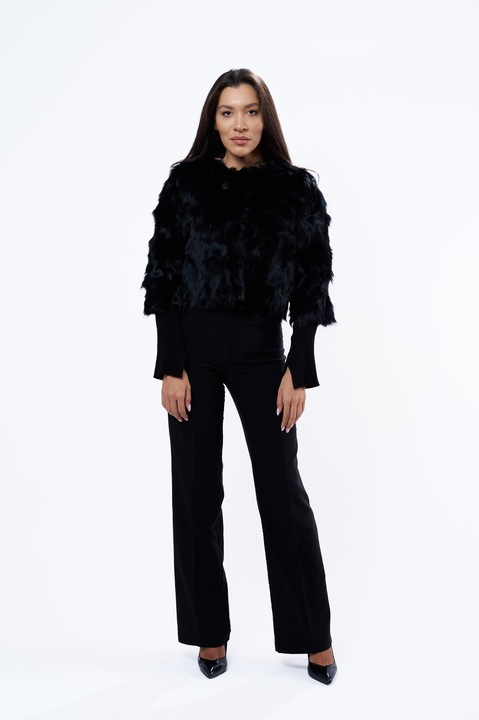 Haina blana vulpe, Negru