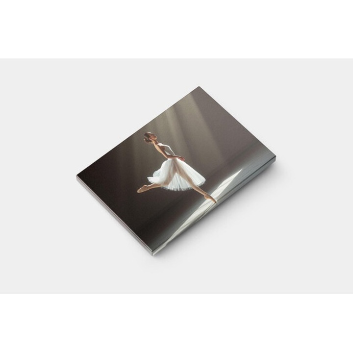 Картина на платно - Балерина в бяла рокля, танцуваща на слънчева светлина [Балерина в бяла рокля, танцуваща на слънчева светлина] - 50x70 cm