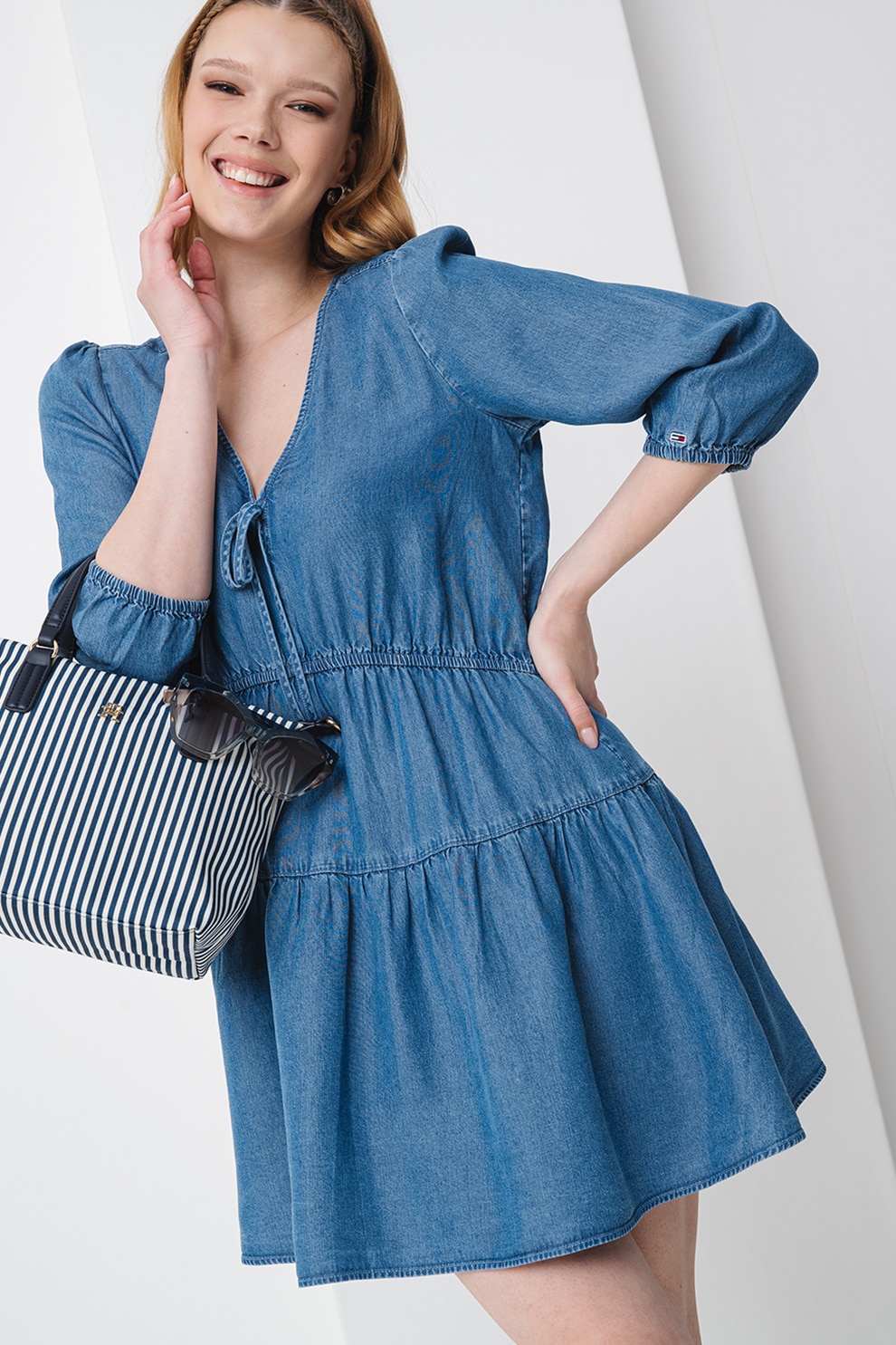 Tommy Jeans, Rochie scurta evazata cu decolteu in V, Albastru deschis, S