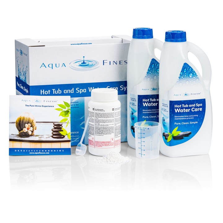 Tratament intretinere apa jacuzzi/cada cu hidromasaj – AquaFinesse (granule) : 2 sticle de 2 litri de solutie, 1 dozator cu eliberare usoara, 1 cana de masurare flexibila, 1 pachet diclor granulat, 1 manual de utilizare