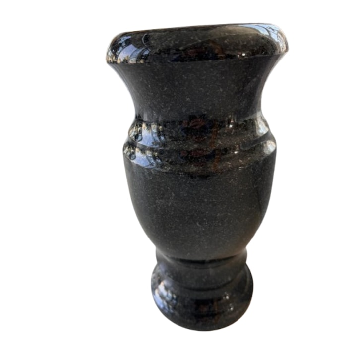 Vaza din granit negru potrivita pentru cimitir ornamentala sau pentru flori H 30 cm