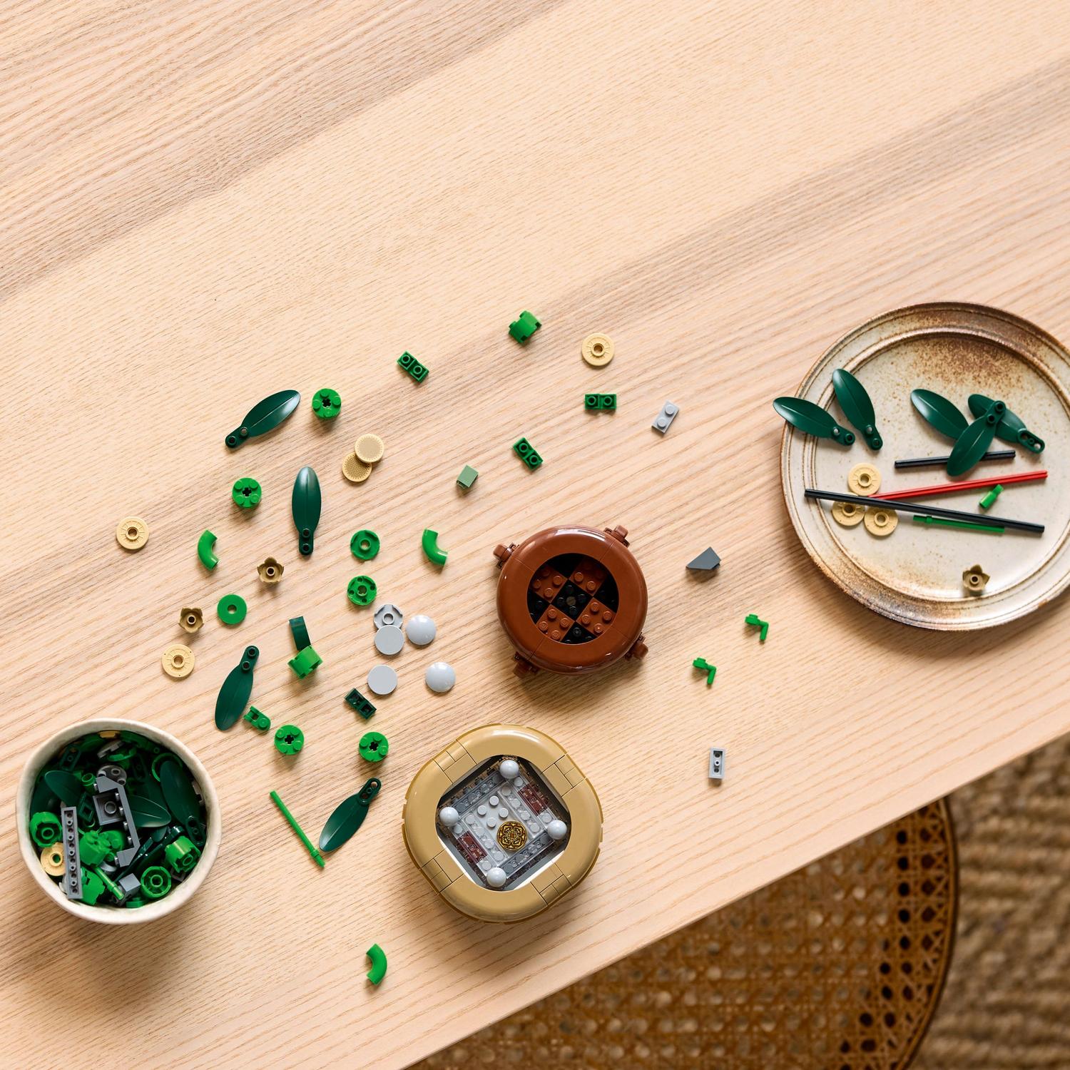 Set de constructie LEGO® Botanicals - Bambus norocos 10344, 325