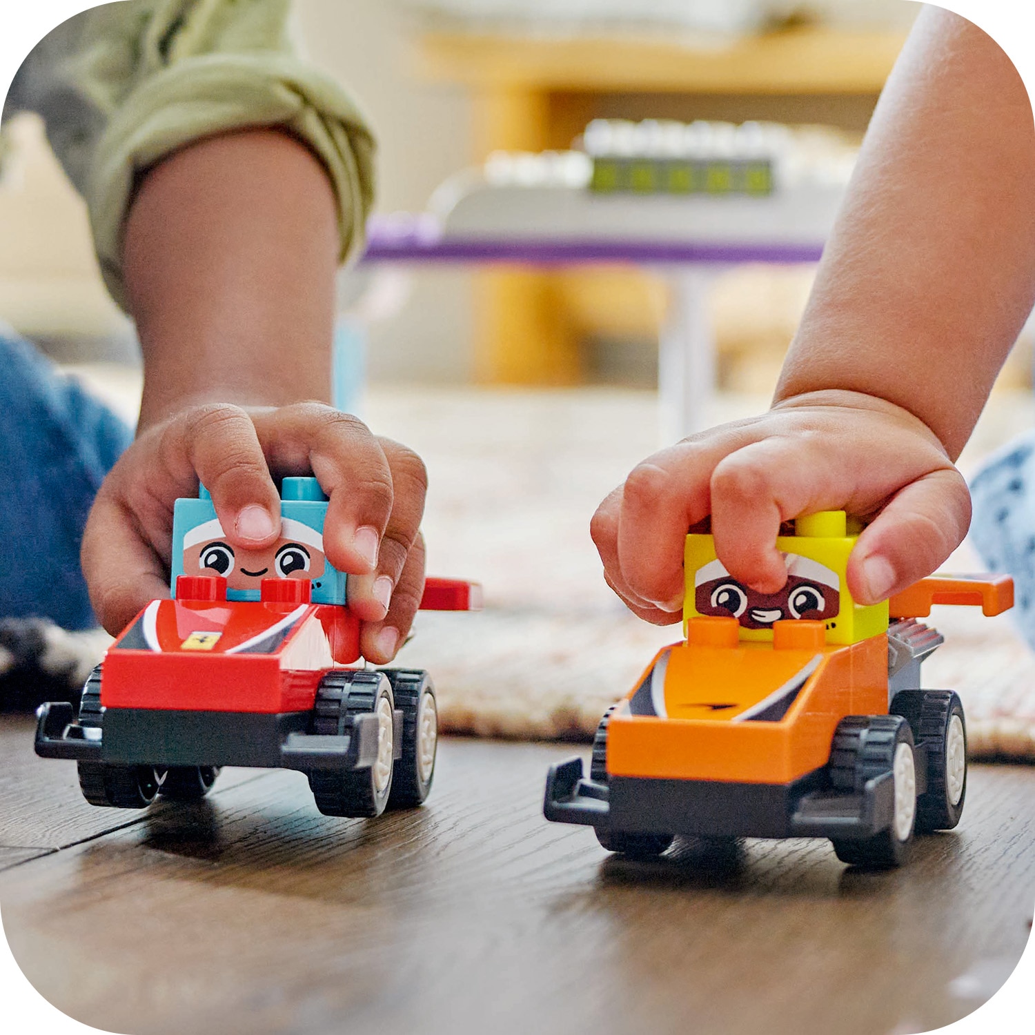 LEGO® DUPLO - F1® Team: Racing Cars and Drivers 10445, 70 части - eMAG.bg