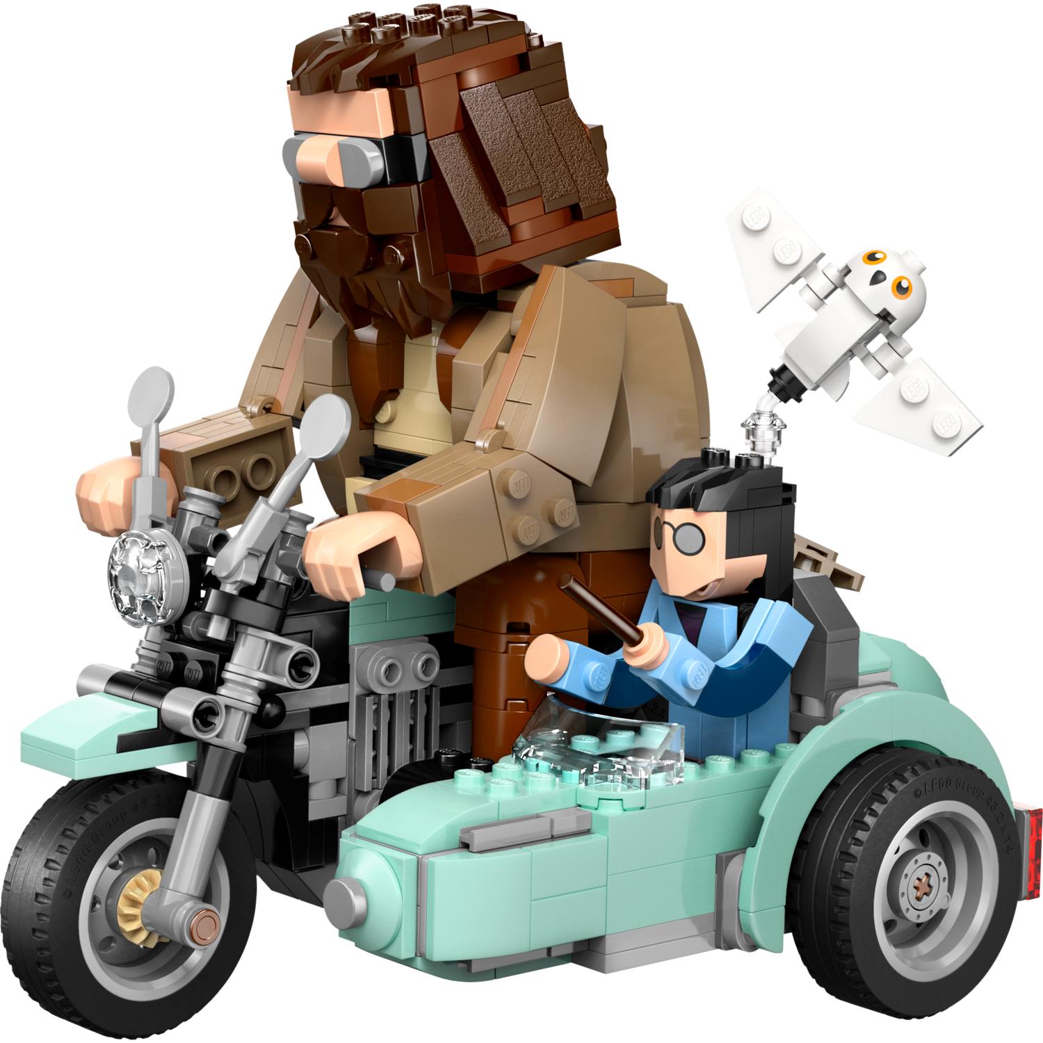 LEGO® Harry Potter TM - Hagrid™ si Harry intr-o tura cu