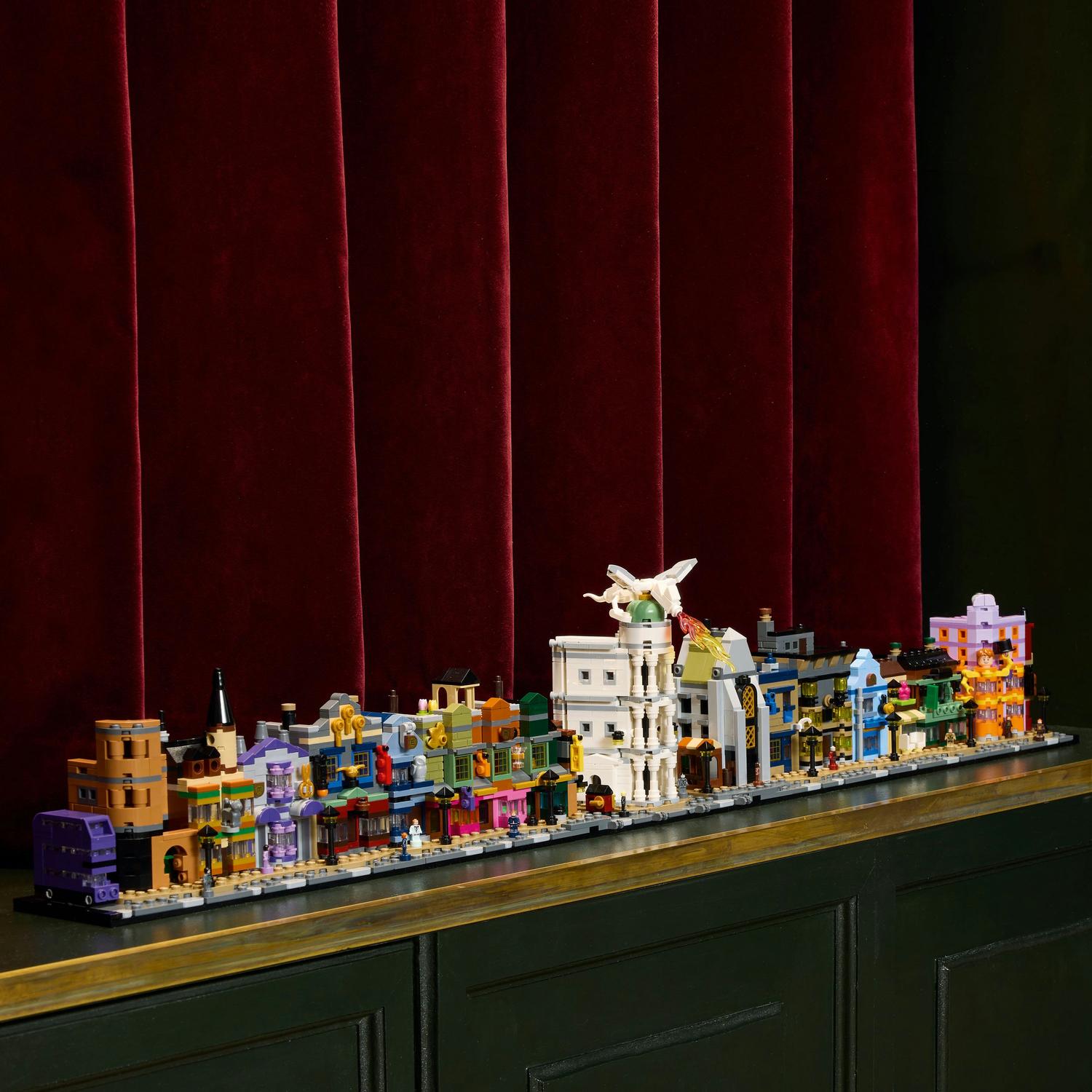 LEGO® Harry Potter TM - Magazine vrajitoresti pe Aleea Diagon