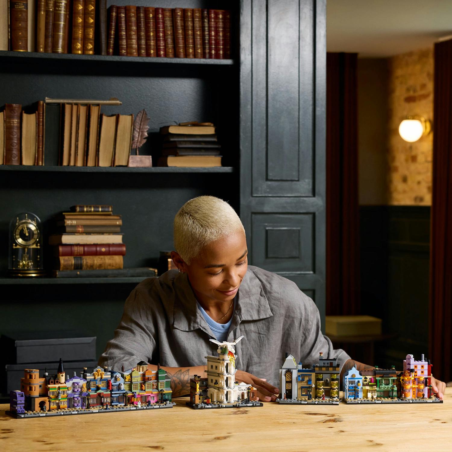 LEGO® Harry Potter TM - Magazine vrajitoresti pe Aleea Diagon
