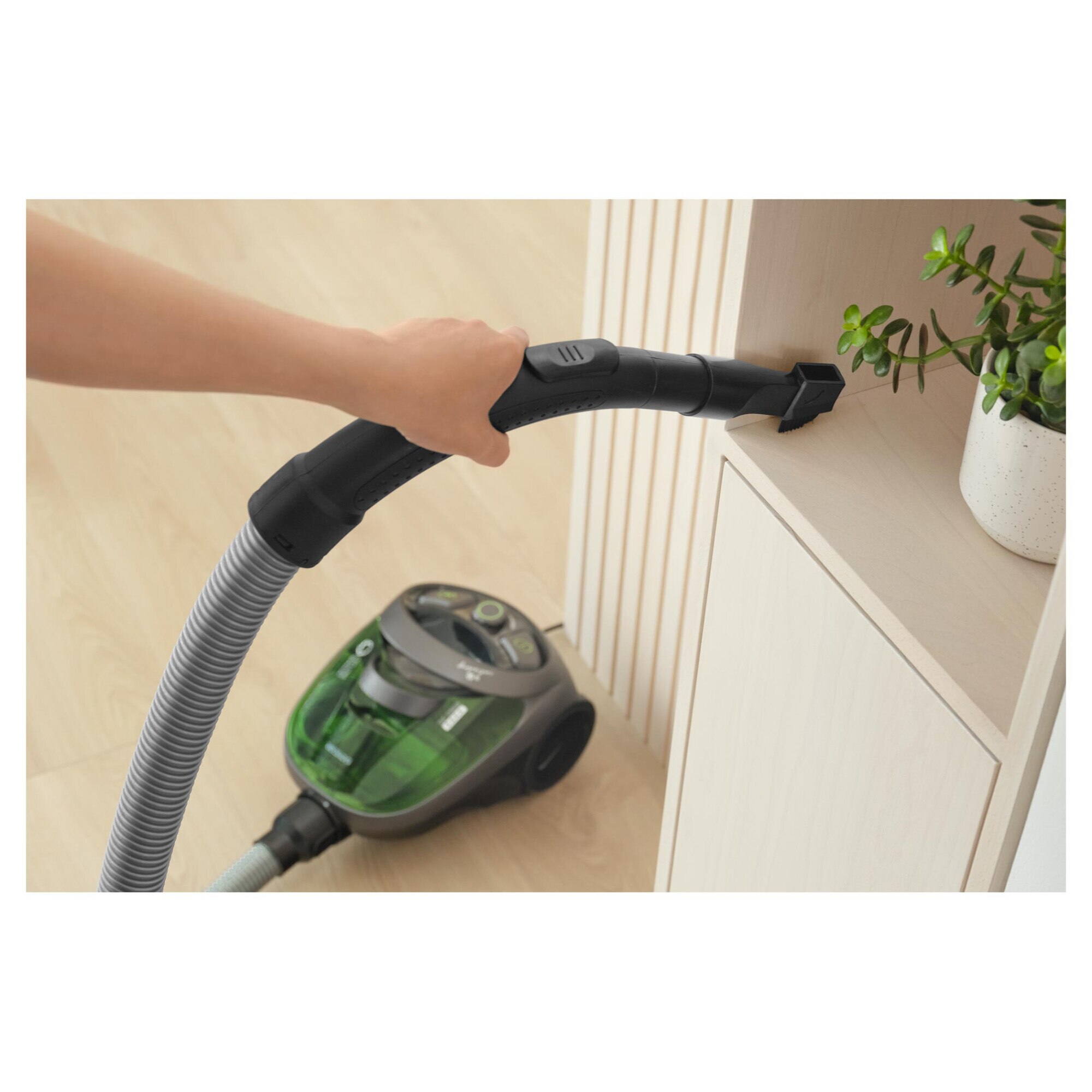 Aspirator fara sac Sencor SVC 1016GR 3AAA, 800 W, verde