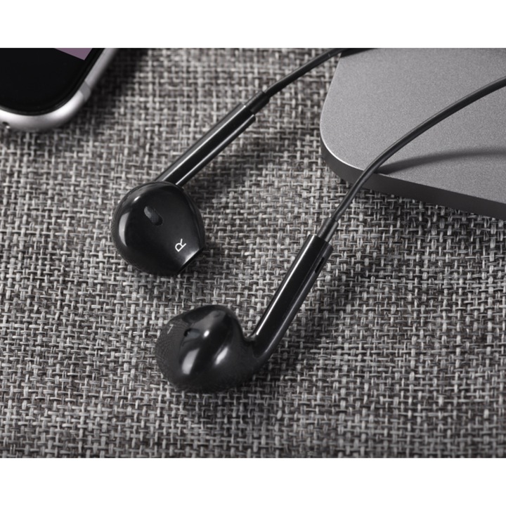 Vezetékes fejhallgató, iPhone 15/16-hoz, Type-C csatlakozó, 1,2 m, beépített mikrofon és vezérlőgombok, fekete