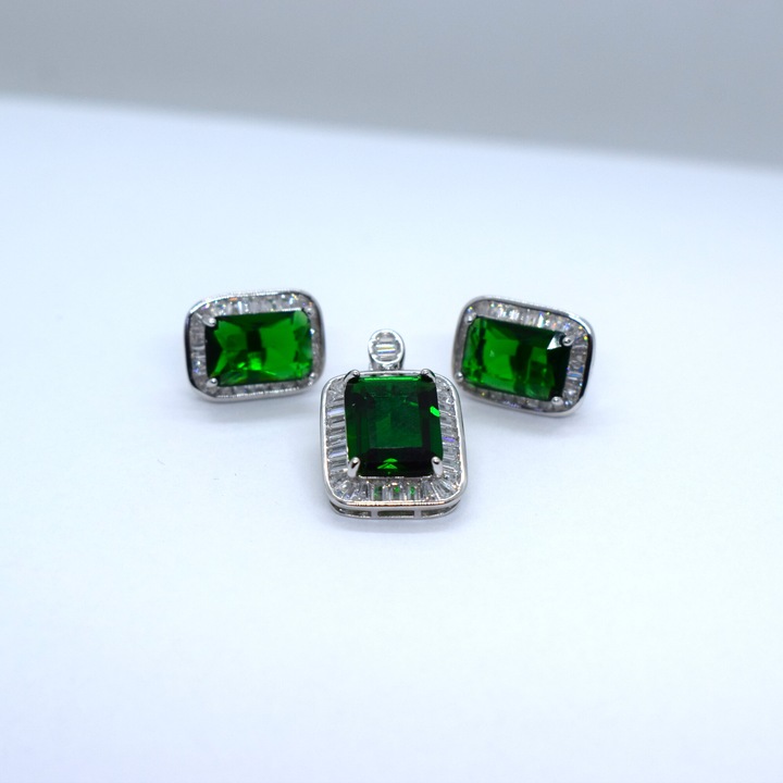 Set format din cercei si pandantiv argint 925 cu zirconiu