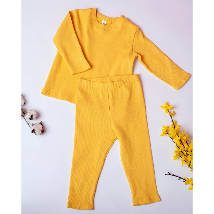 Compleu din jersey reiat galben cu colanti si bluza cu maneca lunga, Galben