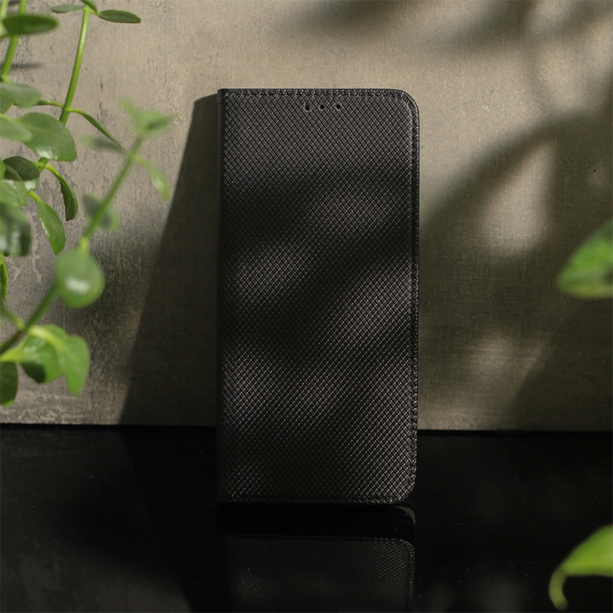 Husa tip carte, compatibila cu Motorola Moto G24 / G04, premium flip book cu inchidere magnetica si functie stand, buzunar card, negru Negru Flip cover