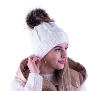 Női kalapok és sapkák