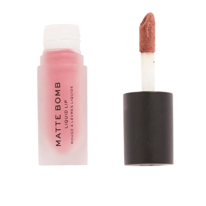 Течно червило с матово покритие, Revolution Matte Bomb, нежно кафяво, 4,6 ml