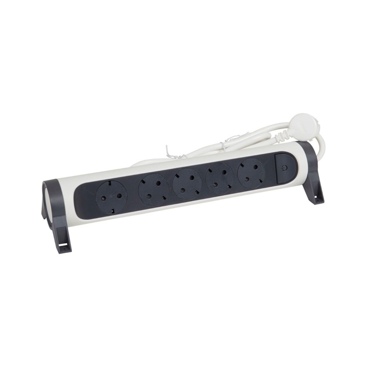 Удължител Legrand, IP20, 5 гнезда, 3 x 1,5 mmp, 3680 W, 3 m, черен и бял