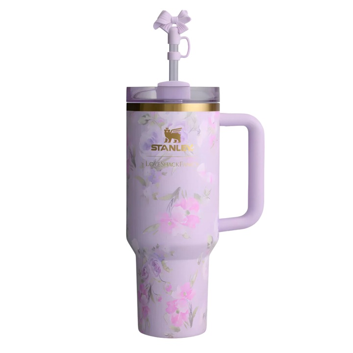 Cana Termos Stanley Quencher H2.0 Flowstate Editia Love Shack Fancy by ONSG® din Otel Inoxidabil, Durabilitate Extrema, Izolatie Eficienta, Design Ergonomic, Material Premium, 1180ml, Hibicus Mov