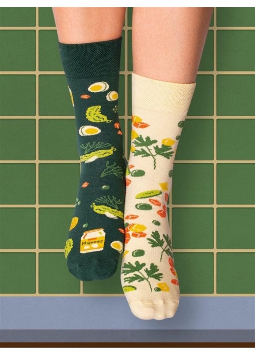 Nadwyraz női zokni, pamut, többszínű, zöldségsaláta