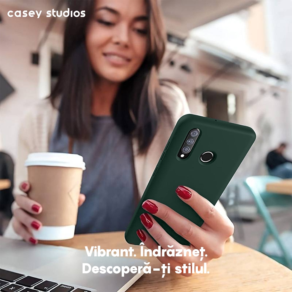 Husa CASEY STUDIOS™ compatibila cu Huawei P30 Lite/P30 Lite New Edition, Soft Silicone Premium, Microfibra in Interior, de Protectie, Ultra Slim, pentru Incarcare Wireless, Margini Ridicate pentru Protectia Ecranului si a Camerelor, Verde inchis