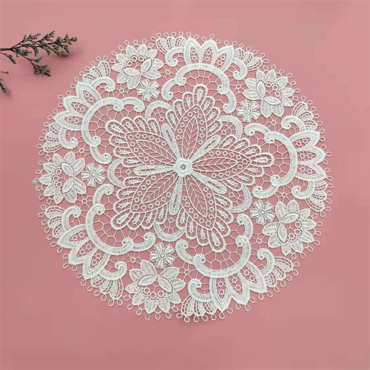 Mileu Circular Traditional Innovium™, Design Autentic, Pattern Circular, Wall Art, Idee Amuzanta si Inedita, Cadou Bunici, Parinti, Romania Autentica, Decor Casa, Birou, Masa, Compatibil cu Orice Model de Televizor, 27CM Diametru, Poliester Deluxe, Alb