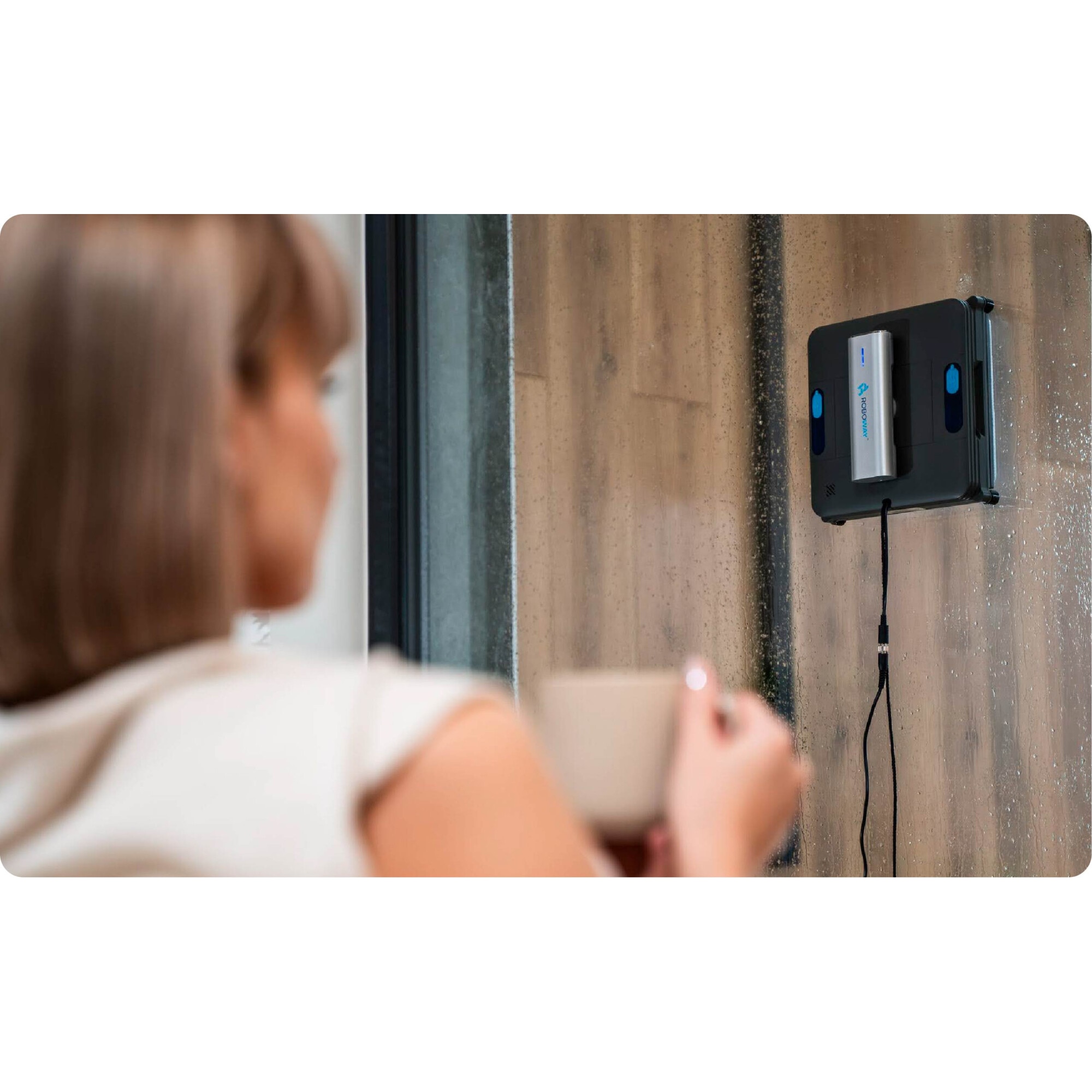 Robot inteligent de curatare a geamurilor Roboway RW-5-PRO, 2 pulverizator, 4000pA, Control de la distanta, adaptor de alimentare, Wifi, 4 moduri de curatare, Negru