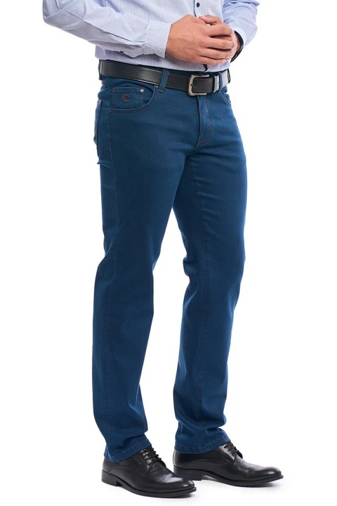 Férfi mindennapi, normál fazonú farmer